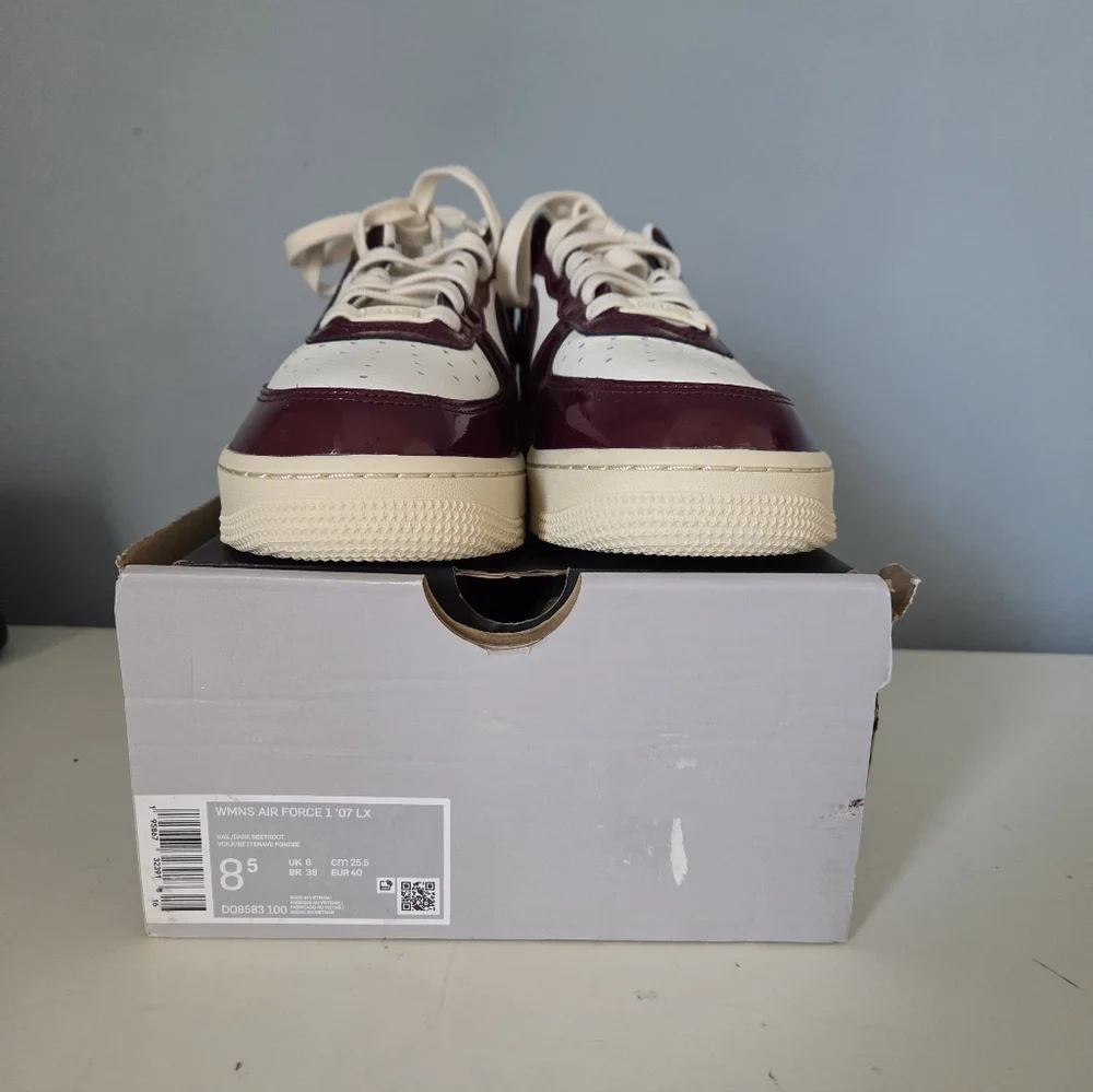 🆕️Nike Air Force 1 '07 LX Roman Empire Dark Burgundy Low-Top Sneakers Size 8.5W - Picture 9 of 10
